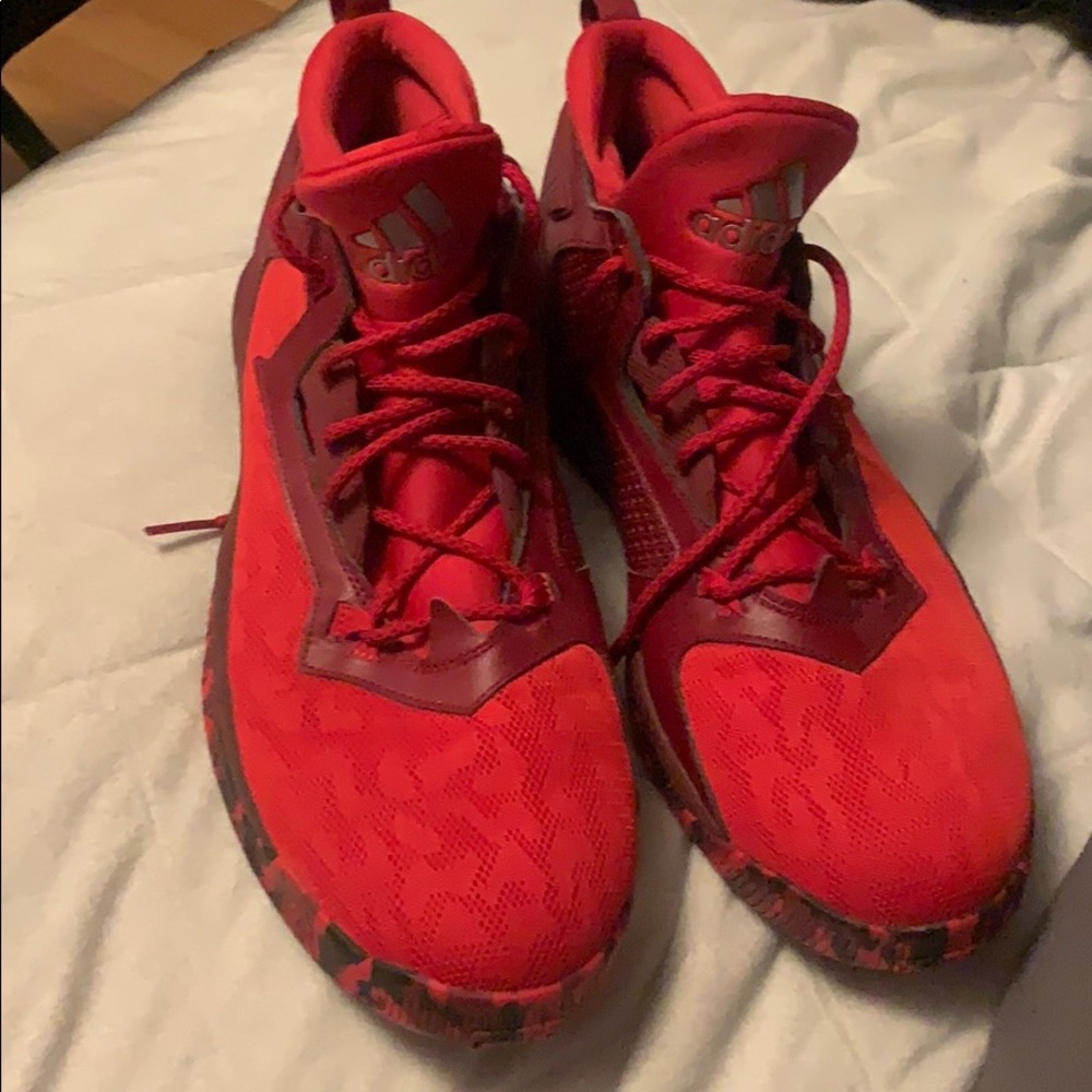 Dame 2.0 men’s size 14 basketball shoe